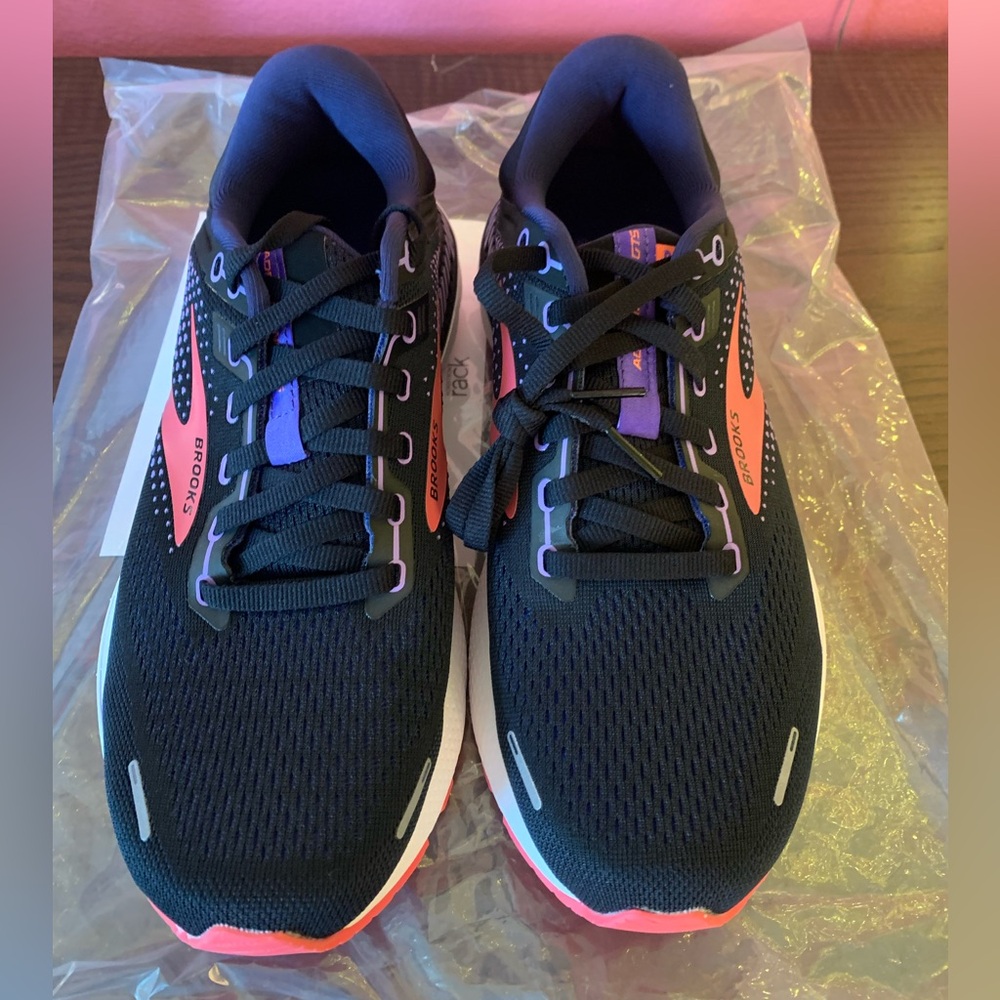 Brooks Adrenaline women's size 9